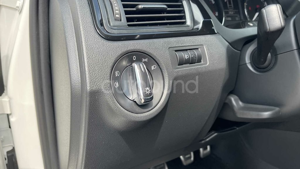 1.2 TSI Lim. ALU NAVI SPORTSITZE SHZ TOUCH XENON