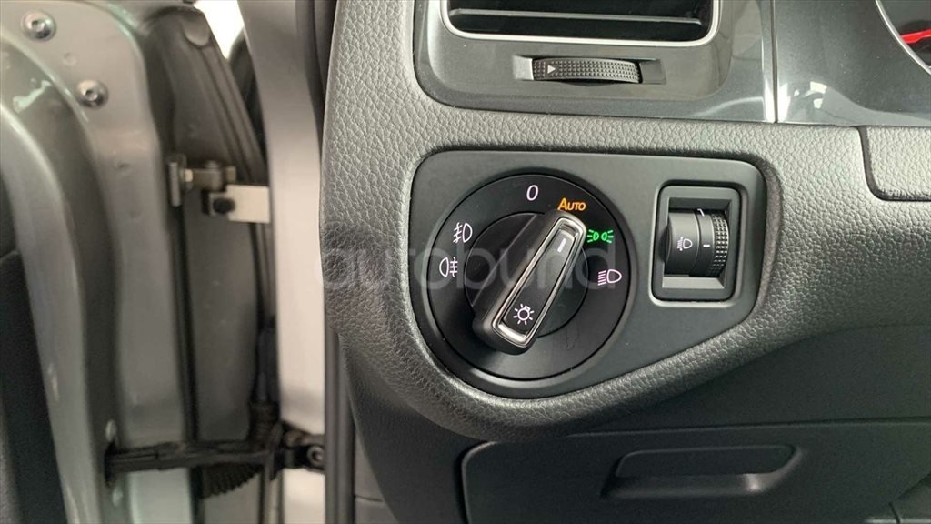 1.0 TSI DSG ACC KA NAVI NEBEL PDC RFK SHZ TOUCH